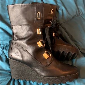 Timberland black wedge boot worn 1 time